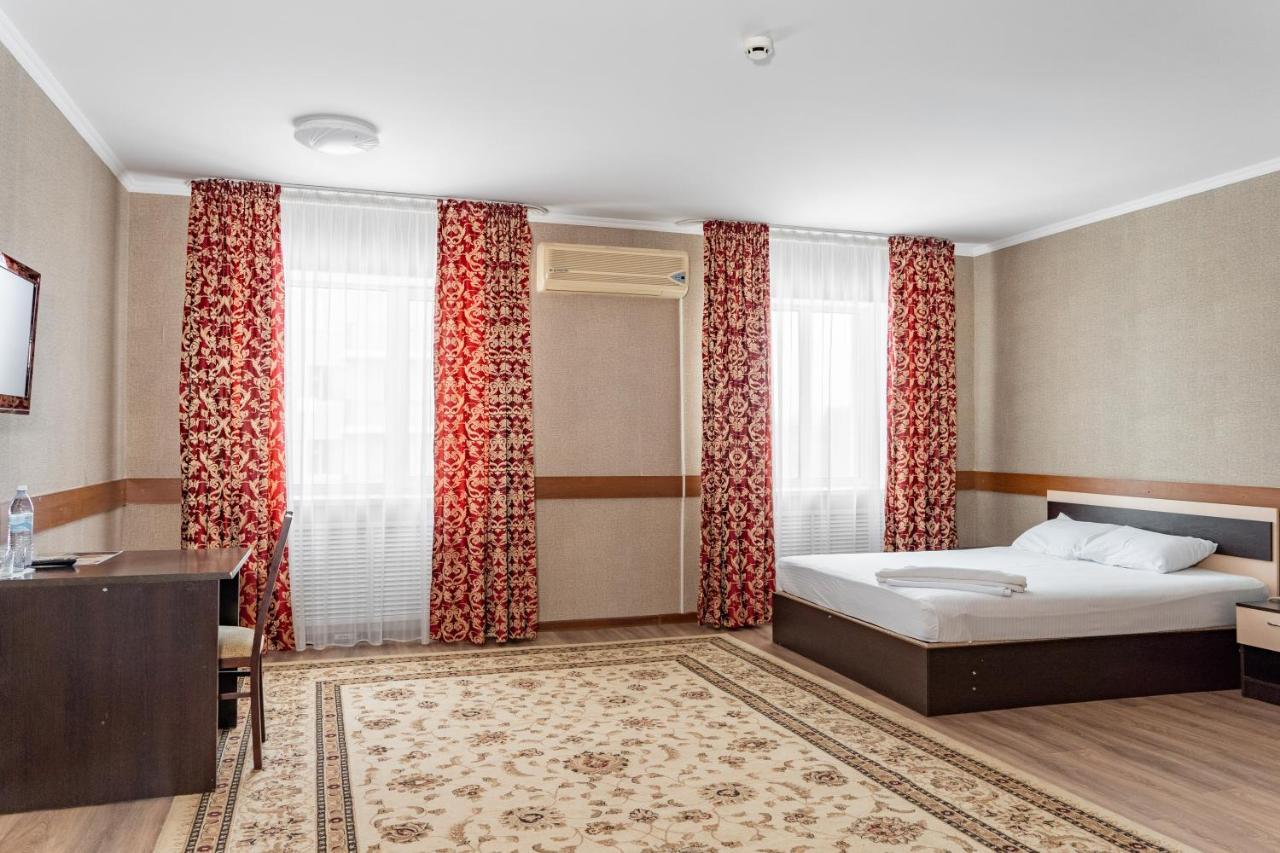 Azamat Hotel Astaná Exterior foto